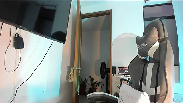 joss 111 online show from April 16, 11:00 am