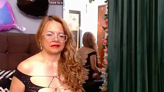 RubyWatson50 online show from December 19, 10:50 pm