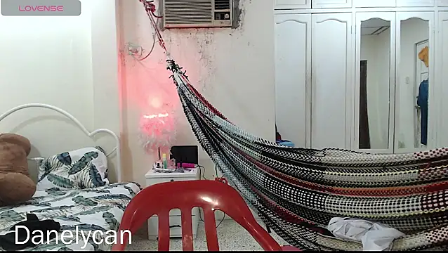 DanelyLopez online show from April 18, 3:10 am