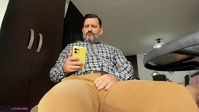 Maxi TheBigDaddy online show from April 27, 12:47 pm