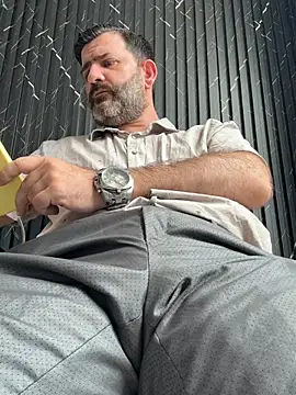 Snapshot of Maxi_TheBigDaddy chatting on July 7, 2:54 pm Maxi TheBigDaddy online show from July 7, 2:54 pm