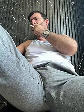 Snapshot of Maxi_TheBigDaddy chatting on July 25, 3:42 pm Maxi TheBigDaddy online show from July 25, 3:42 pm