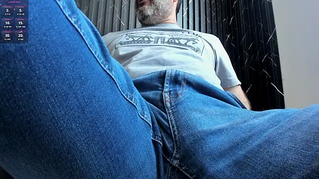 Snapshot of Maxi_TheBigDaddy chatting on July 28, 2:57 pm Maxi TheBigDaddy online show from July 28, 2:57 pm