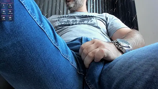 Snapshot of Maxi_TheBigDaddy chatting on July 28, 3:21 pm Maxi TheBigDaddy online show from July 28, 3:21 pm