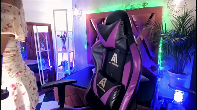 Megan inked online show from February 19, 3:50 am