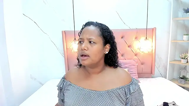 Belle Brunette online show from September 8, 9:25 pm