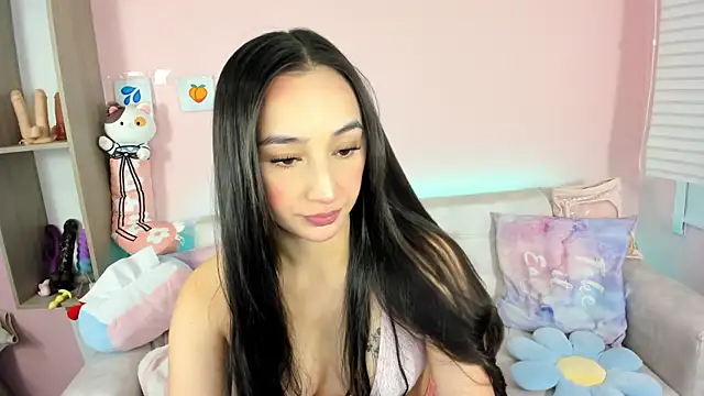 tinysara online show from September 28, 4:12 pm