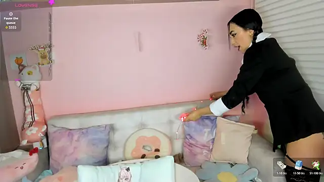 tinysara online show from December 20, 4:25 pm