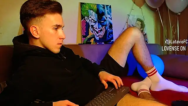 Midnighter  online show from December 7, 5:59 am