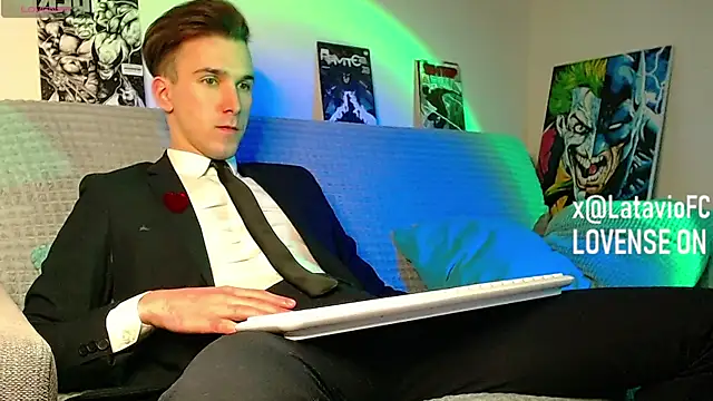 Midnighter  online show from April 8, 5:24 pm