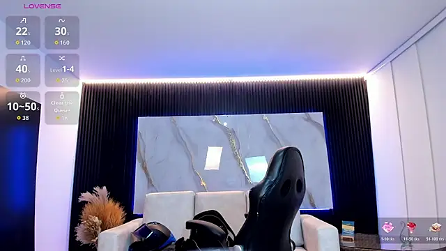 charlottewhitte online show from February 13, 11:17 am