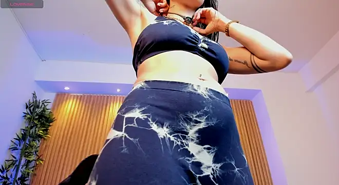 charlottewhitte online show from April 20, 11:13 am