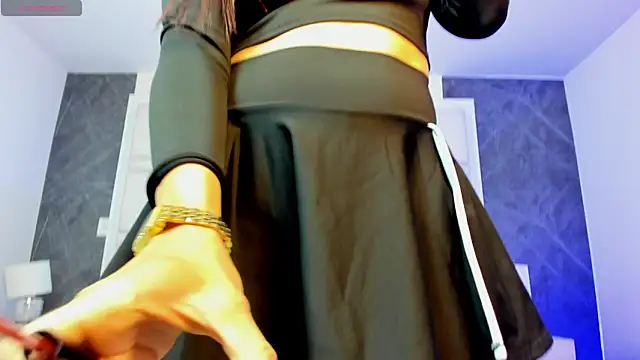 charlottewhitte online show from April 22, 11:23 am