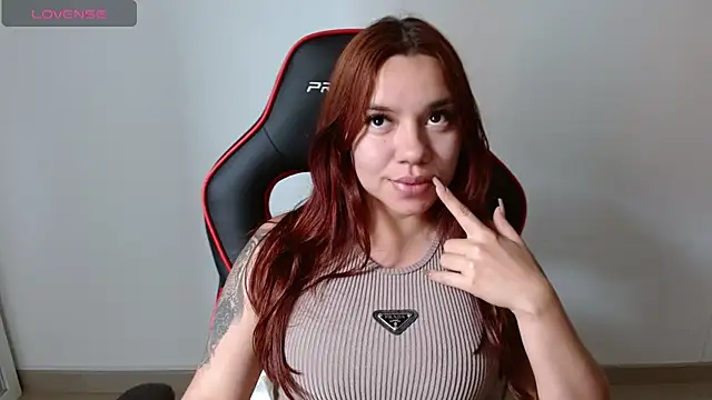 Snapshot of samantha_tattu chatting on December 23, 7:09 pm samantha tattu online show from December 23, 7:09 pm