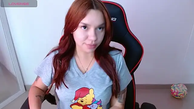 Snapshot of samantha_tattu chatting on February 4, 3:15 pm samantha tattu online show from February 4, 3:15 pm