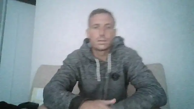 Snapshot of sebcucold chatting on June 12, 10:30 pm sebcucold online show from June 12, 10:30 pm