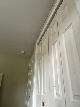 QueenNuttCollector online show from April 22, 4:41 pm