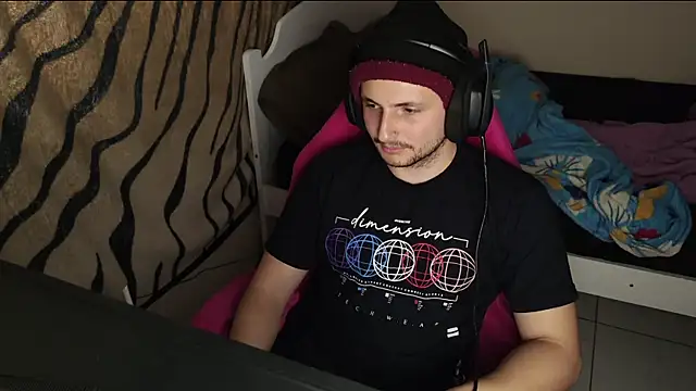 Snapshot of iurytx chatting on February 17, 7:53 pm iurytx online show from February 17, 7:53 pm