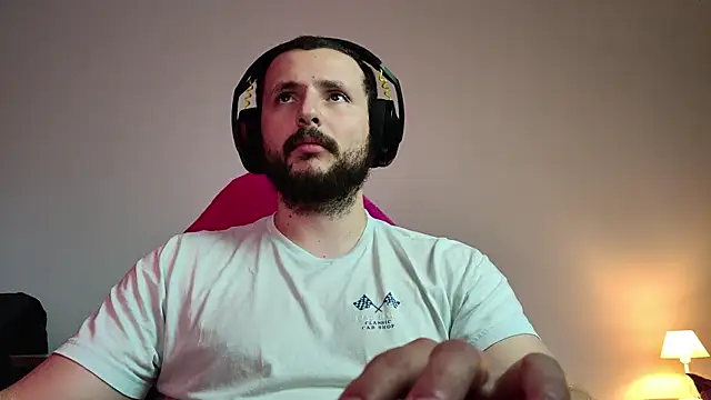 Snapshot of iurytx chatting on September 8, 9:47 pm iurytx online show from September 8, 9:47 pm