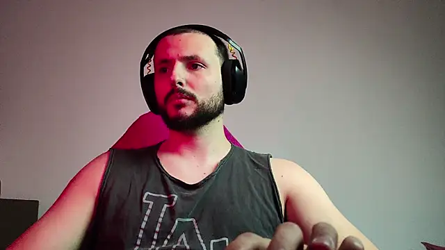 Snapshot of iurytx chatting on September 18, 10:45 pm iurytx online show from September 18, 10:45 pm