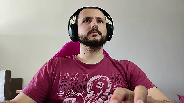 Snapshot of iurytx chatting on October 2, 3:19 pm iurytx online show from October 2, 3:19 pm