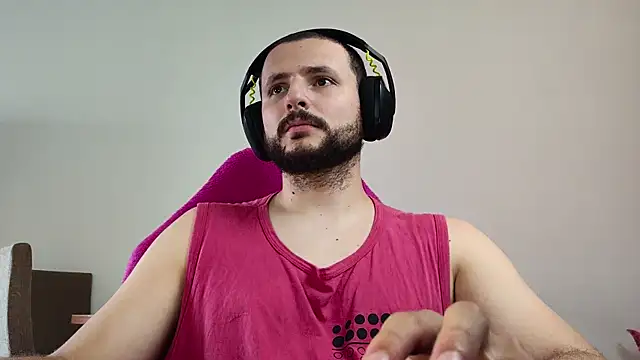 Snapshot of iurytx chatting on October 3, 3:09 pm iurytx online show from October 3, 3:09 pm