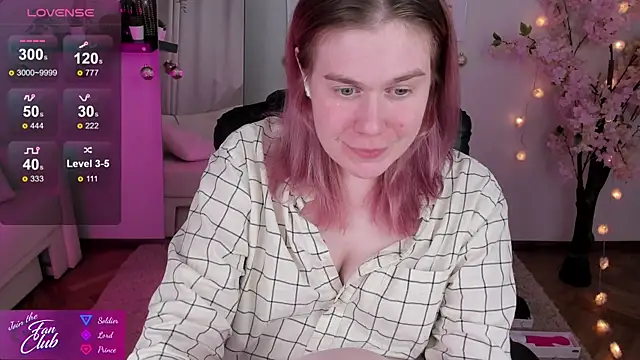 Snapshot of Nancy_Sun_ chatting on December 19, 6:01 pm Nancy Sun online show from December 19, 6:01 pm