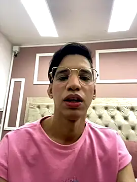 Ariel Femboy  online show from November 18, 8:35 pm