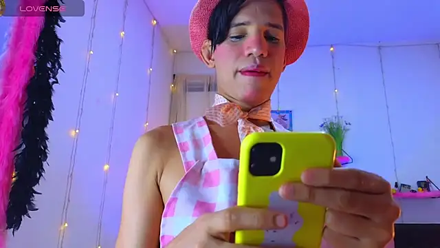 Ariel Femboy  online show from November 21, 6:12 am