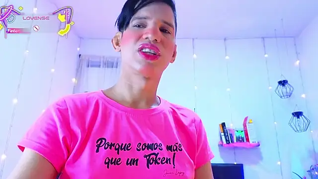 Ariel Femboy  online show from January 15, 5:23 am