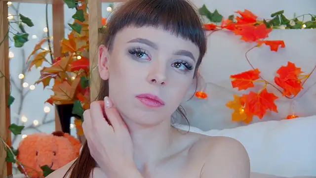 ElisabethDavis online show from October 2, 6:15 pm