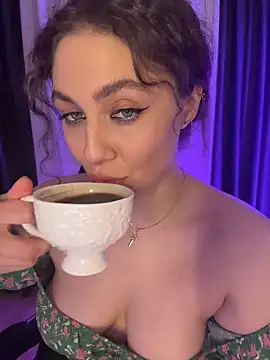 Snapshot of Your_insomniya chatting on March 29, 7:58 pm Your insomniya online show from March 29, 7:58 pm