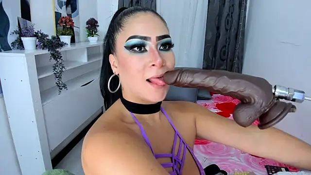 Snapshot of Angie_Will chatting on December 5, 9:28 pm Angie Will online show from December 5, 9:28 pm