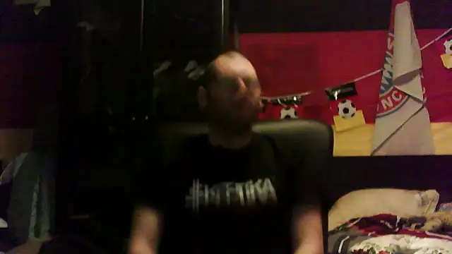 Die-geile-Sau online show from December 2, 9:21 pm