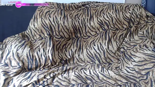 Kinky Butterfly online show from April 15, 9:27 am