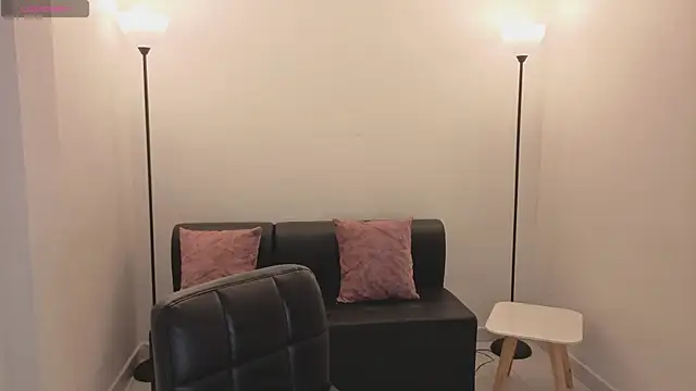 camiilaa1 online show from April 16, 2:01 am