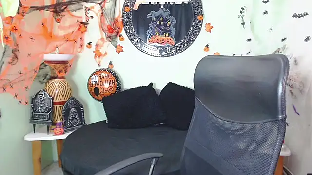 Sofia Franco  online show from October 22, 7:13 pm