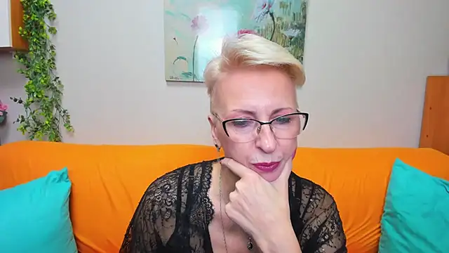 iamyourdream89 online show from December 5, 1:09 pm