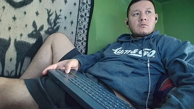 sweet cock28 online show from March 21, 3:26 pm