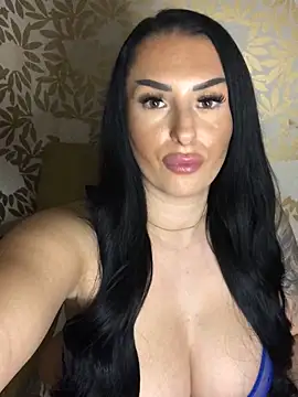 Mia-Bremer online show from December 13, 8:58 pm