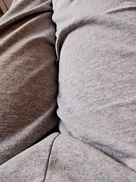 Snapshot of mysteriouscouple001 chatting on November 28, 10:40 am mysteriouscouple001 online show from November 28, 10:40 am