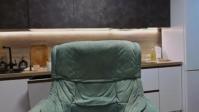 Katniss K online show from April 23, 5:08 am