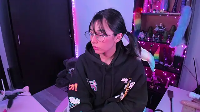 amber yull online show from January 31, 3:41 am