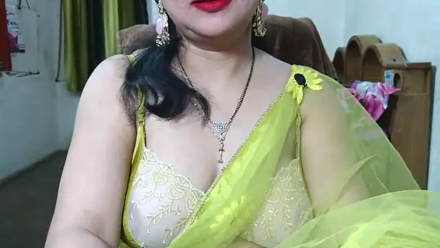 Snapshot of Cute_Mahi22 chatting on May 14, 6:09 am Cute Mahi22 online show from May 14, 6:09 am