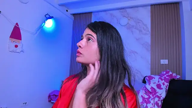 Snapshot of Megan_blue7 chatting on February 9, 8:56 pm Megan blue7 online show from February 9, 8:56 pm