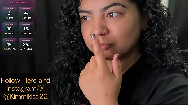 kimmiakiss22 online show from October 29, 8:32 pm