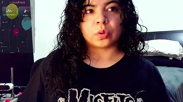 kimmiakiss22 online show from November 25, 7:03 pm