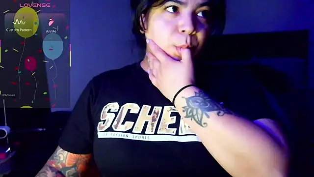 kimmiakiss22 online show from November 29, 2:25 am