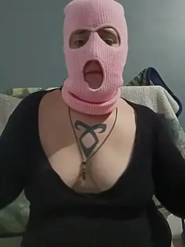 Lolabeluccia xh  online show from December 4, 7:39 am