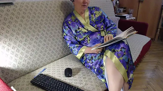 Snapshot of zarinafonliberman chatting on February 11, 9:42 am zarinafonliberman online show from February 11, 9:42 am